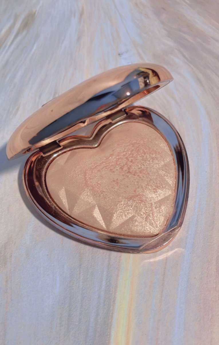 prelovedluv tweet media