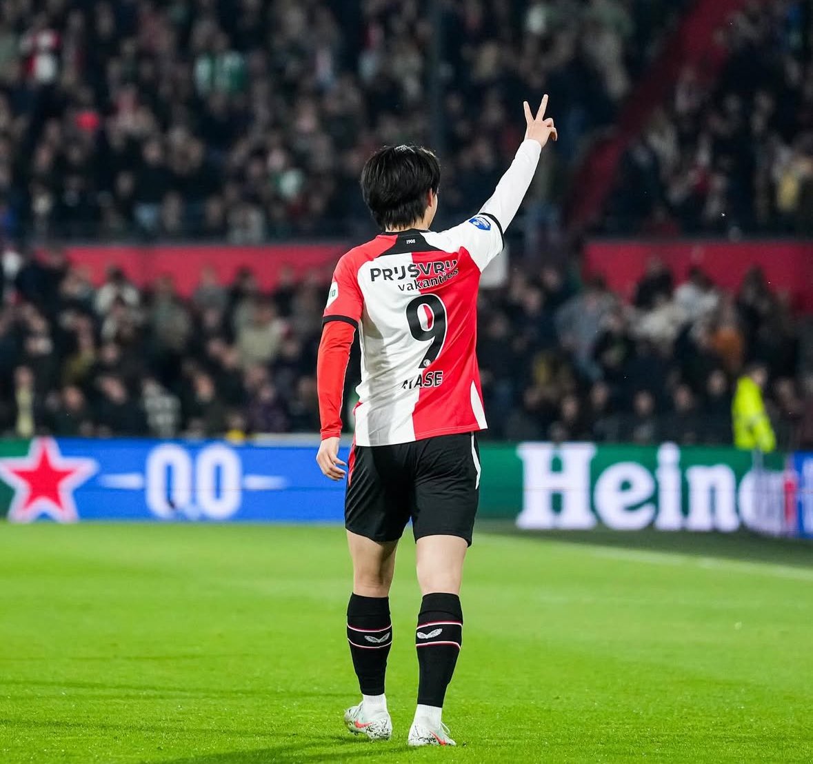 25/26 フェイエノールト　ホーム　No.9 AYASE 🚨OFFICIAL: Feyenoord have signed Ayase Ueda from Cercle Brugge