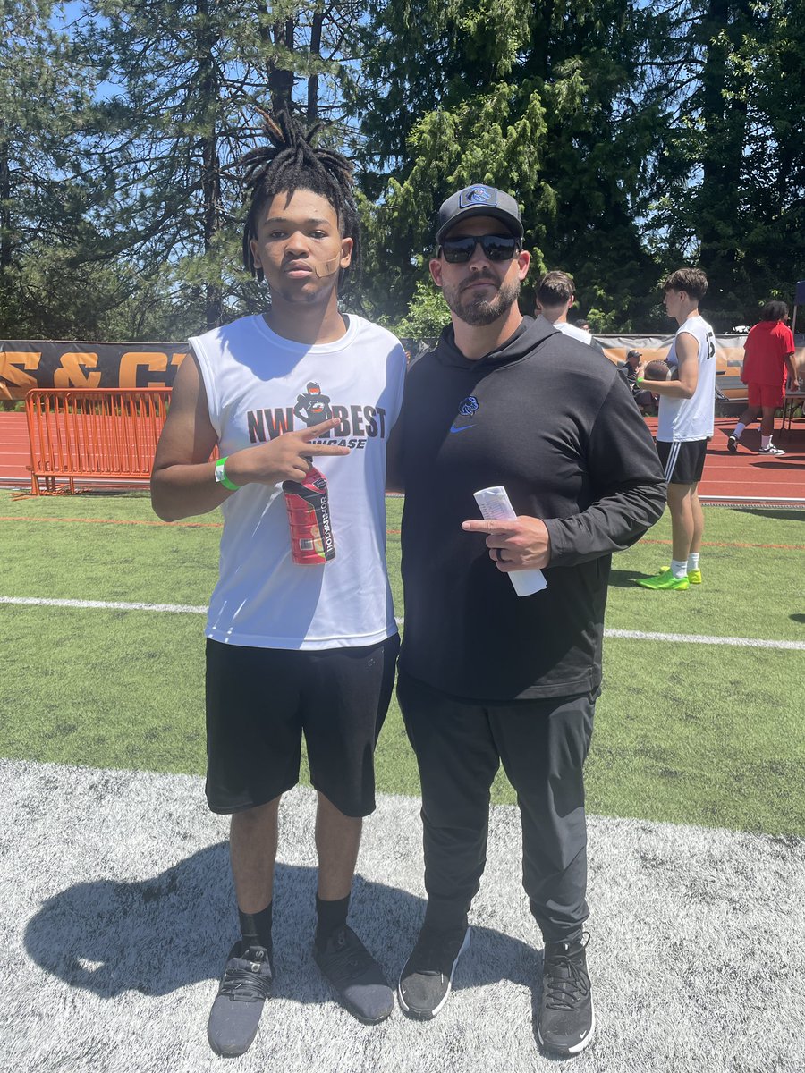 JaRon Price (@jprice2027) on Twitter photo Glad I had an opportunity to talk to <a href="/CoachChinander/">Erik Chinander</a> from Boise state at the <a href="/nwbestshowcase_/">NW BEST</a> out in Portland OR, a former defensive coordinator for the Philadelphia eagles. <a href="/CoachJesse49/">Coach Castro</a> <a href="/dionisms/">Dion Evans | #ΩΨΦ</a> <a href="/MoreauFootball/">Moreau Catholic Football</a> <a href="/Coachkam1911/">Keith Minor</a> Glad I had an opportunity to talk to <a href="/CoachChinander/">Erik Chinander</a> from Boise state at the <a href="/nwbestshowcase_/">NW BEST</a> out in Portland OR, a former defensive coordinator for the Philadelphia eagles. <a href="/CoachJesse49/">Coach Castro</a> <a href="/dionisms/">Dion Evans | #ΩΨΦ</a> <a href="/MoreauFootball/">Moreau Catholic Football</a> <a href="/Coachkam1911/">Keith Minor</a>