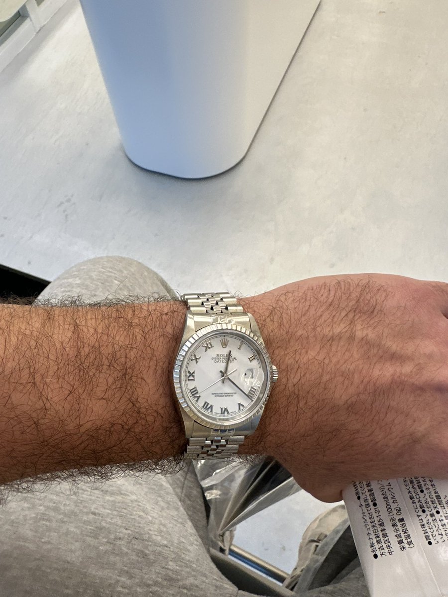 Took out some p and bought my first Rolex, nothing crazy just a DateJust

Insane to me how I was dead broke 3 months ago

All thanks to memecoins
