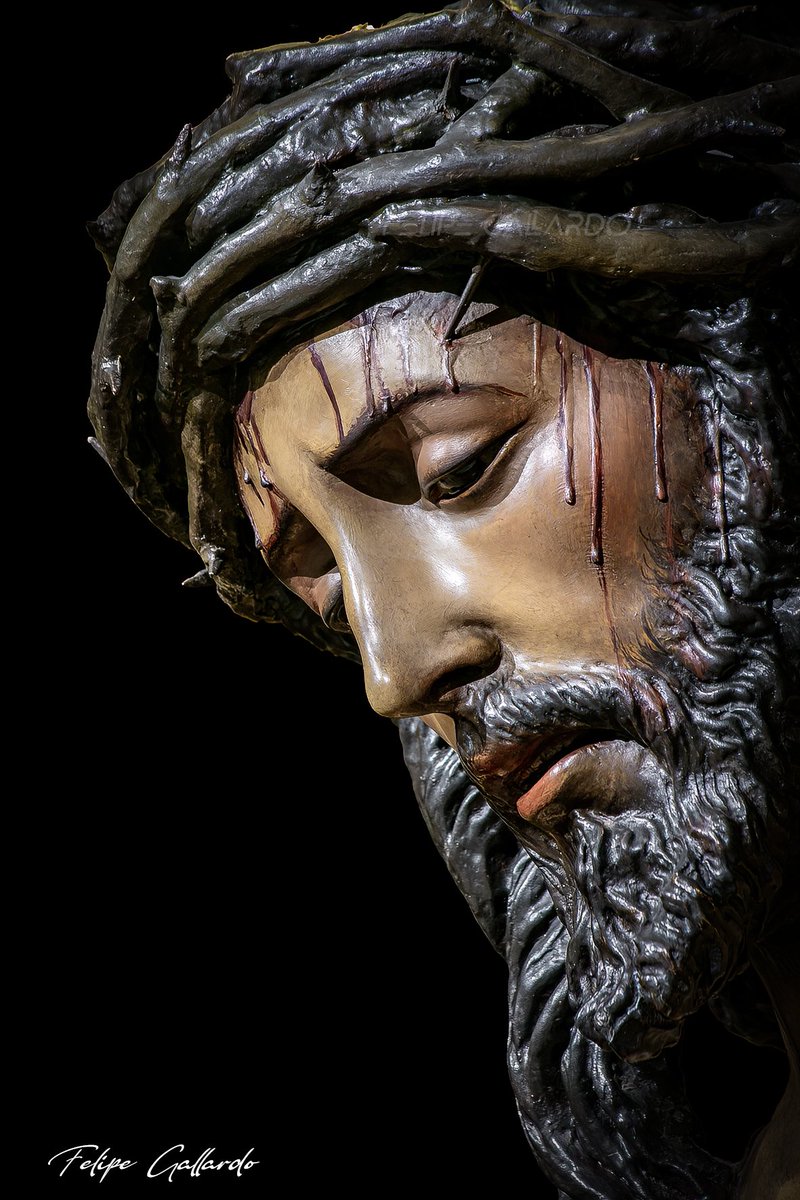 Mi alma te sigue llorando,
Mis ojos buscan tu mirada,
Te sigo cada noche hablando,
Antes de soñarte en la calzada,

Mi costal te sigue buscando,
Mis zapatillas mudas de tu rachear,
Te seguiré esperando,
Y tus trabajaderas volverlas a besar.