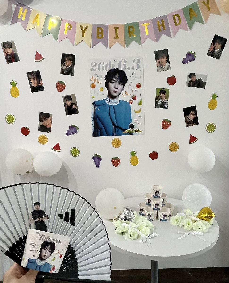 dorarevoini0303's tweet image. 今年も富山にたけちーセンイルカフェ😭🙌カプホ貰えました！たけちー26歳お誕生日おめでとう㊗️🎂たくさんお祝いしてきました🤍🕊🤍🕊🤍🕊
#TAPITAPI富山(@TAPITAPI_TOYAMA)
#祝26歳の威尊にご武運を
#HappyTakeruDay2025