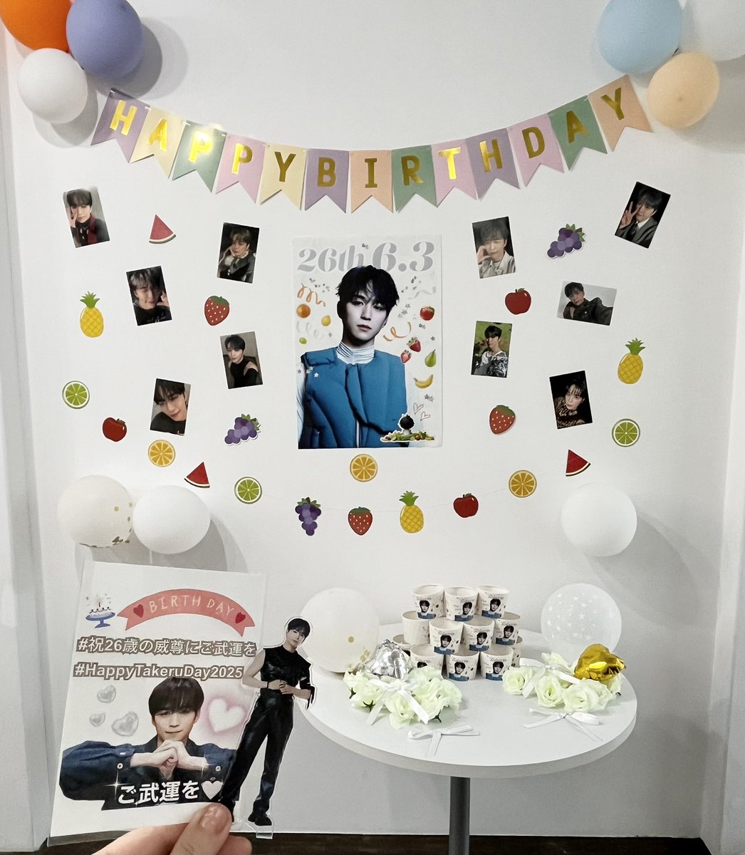 dorarevoini0303's tweet image. 今年も富山にたけちーセンイルカフェ😭🙌カプホ貰えました！たけちー26歳お誕生日おめでとう㊗️🎂たくさんお祝いしてきました🤍🕊🤍🕊🤍🕊
#TAPITAPI富山(@TAPITAPI_TOYAMA)
#祝26歳の威尊にご武運を
#HappyTakeruDay2025
