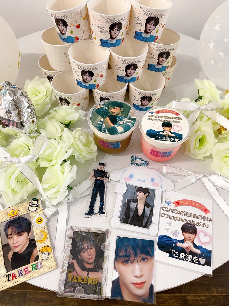 dorarevoini0303's tweet image. 今年も富山にたけちーセンイルカフェ😭🙌カプホ貰えました！たけちー26歳お誕生日おめでとう㊗️🎂たくさんお祝いしてきました🤍🕊🤍🕊🤍🕊
#TAPITAPI富山(@TAPITAPI_TOYAMA)
#祝26歳の威尊にご武運を
#HappyTakeruDay2025