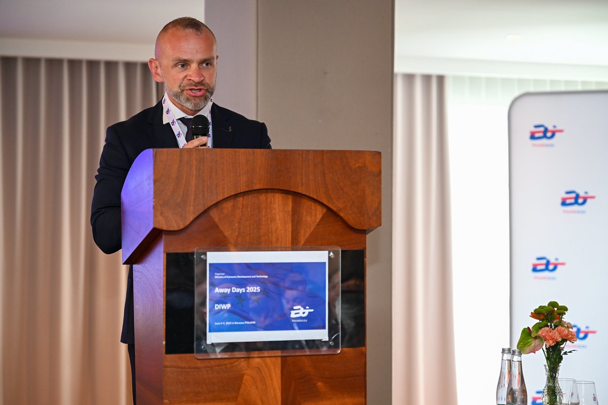 Polish presidency of the Council of the EU (@poland25eu) on Twitter photo 🤝 Delegates from across the EU are in Rzeszów for a high-level meeting on the defence industry!
🔧 Hosted by <a href="/MRiTGOVPL/">Ministerstwo Rozwoju i Technologii</a> & <a href="/MON_GOV_PL/">Ministerstwo Obrony Narodowej 🇵🇱</a> the event brings together EU institutions, defence sector leaders and policymakers.
#Poland25eu 🤝 Delegates from across the EU are in Rzeszów for a high-level meeting on the defence industry!
🔧 Hosted by <a href="/MRiTGOVPL/">Ministerstwo Rozwoju i Technologii</a> & <a href="/MON_GOV_PL/">Ministerstwo Obrony Narodowej 🇵🇱</a> the event brings together EU institutions, defence sector leaders and policymakers.
#Poland25eu