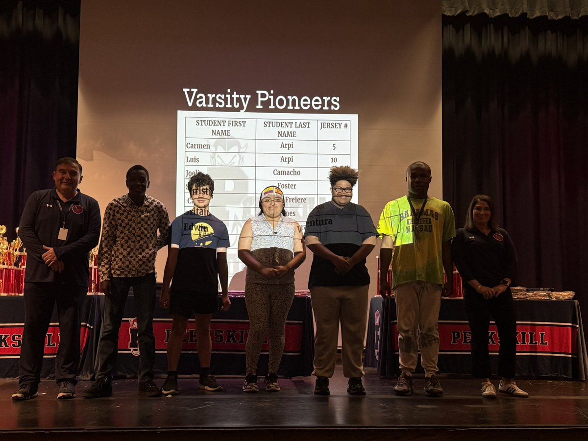 Ellen_Gerace's tweet image. Great night @PeekskillCSD Varsity Awards Ceremony! Congratulations to the Peekskill Pioneers and all of the PCSD athletes on a great season!