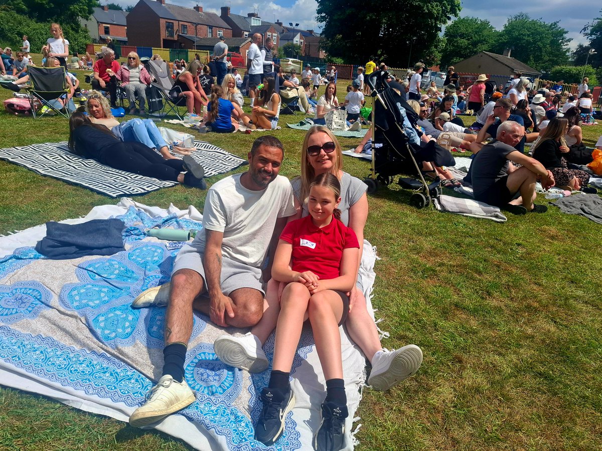 AnstonBrook's tweet image. We ended last half term with our Sports Day! Beautiful weather, a family picnic and races to end the day! Perfect! @WhiteWoodsPAT1