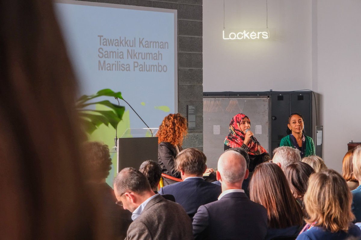 شاركت الحائزة على نوبل للسلام <a href="/TawakkolKarman/">Tawakkol Karman</a> في جلسة "ثقافة السلام" ضمن مهرجان #الفن_من_أجل_السلام بـ #برجامو الإيطالية.

أكدت أن الفن أداة فعالة لمقاومة الاستبداد والتعبير عن القضايا الإنسانية.

لتفاصيل أكثر 👈 bit.ly/3StV7jw