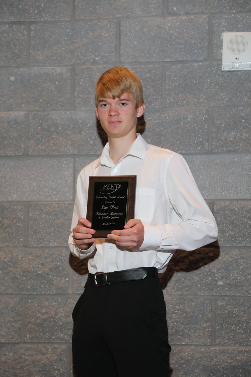 Congratulations to the six Anthony Wayne High School seniors who were recognized by Penta Career Center as Outstanding Students in their career technical programs:

👨‍🏭M. Hertzfeld, III
👨‍🔧A. Huynh
👩‍🍳A. Karamol
👩‍🍳V. Lowe
👨‍🌾 L. Pratt
👩‍💼A. Grooms

Read more:
anthonywayneschools.org/protected/Arti…