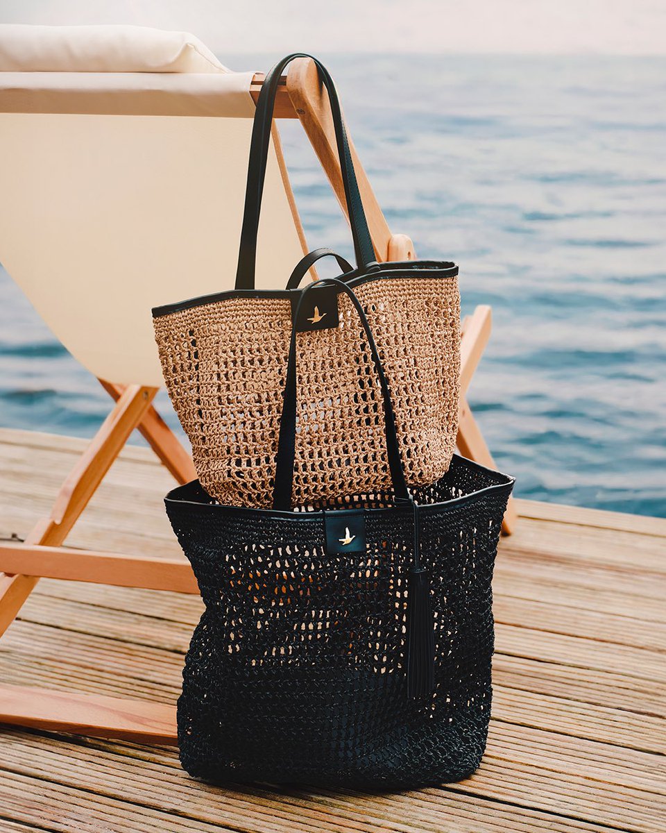 Örgü dokular, doğal tonlar, modern çizgiler. Sahil şıklığı bu yaz #FeelTheSun diyor.