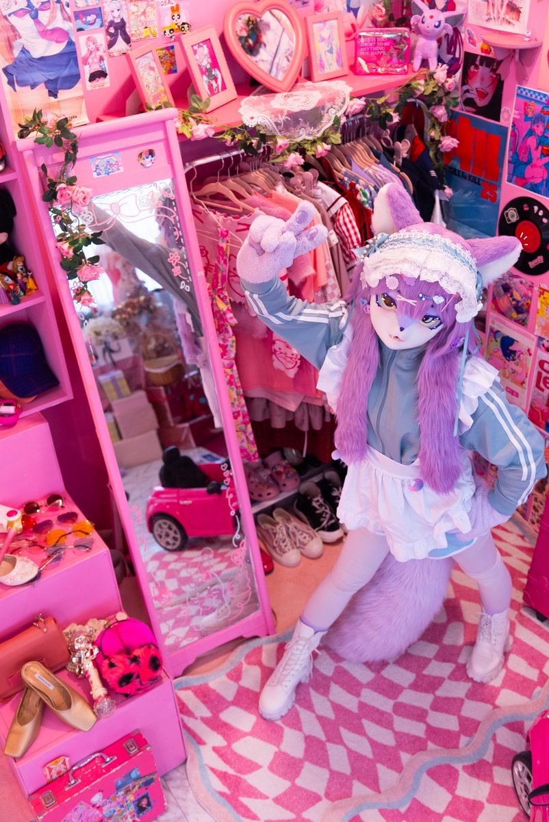 유행지난 MZ 식 항공샷 ★

#데코라_츳냐 
#FursuitEveryday