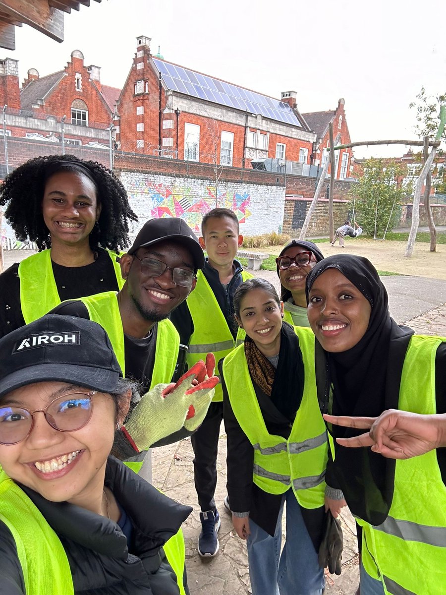 CheveningFCDO's tweet image. "#Chevening students... worked so hard and were so enthusiastic, it was a pleasure to host the day." - Centre404
We hear about the positive impact of Cheveners who've volunteered! ⭐
🔗Read the full article: ow.ly/UHZk50W2rwY
#IAmChevening #VolunteersWeek