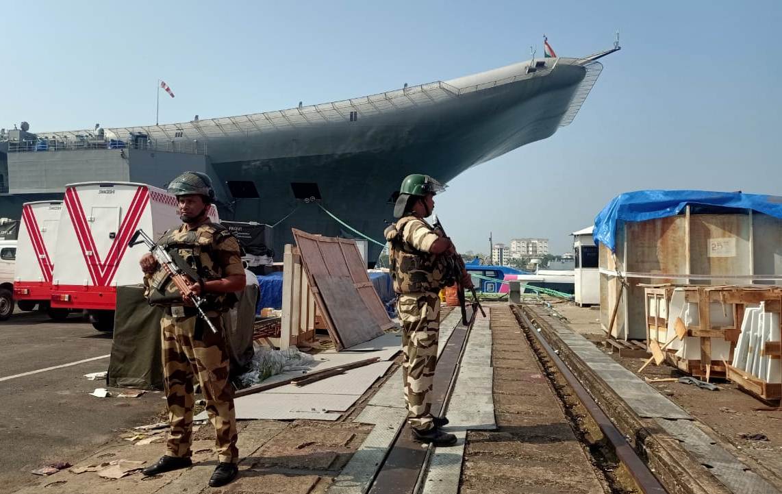 CISFHQrs's tweet image. Unwavering vigilance. Unbreakable spirit.
Relentless watch over shipyards of India — The creators of India&apos;s Naval might 🇮🇳⚓

In seamless synergy with the Indian Navy, CISF stands resolute — strengthening the frontline of our maritime excellence.
#CISF #ShieldOfSecurity…