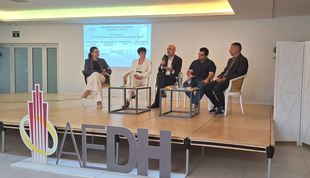 🙋‍♀️ Intervienen en la mesa <a href="/danielperov/">Daniel Pérez Rovira</a> de #TheRevenueRunRate, Ricardo Estremera de #SalixEnergía, Pablo Couso de <a href="/DatisaSoftware/">DATISA ERP</a> y Eva Gargallo directora del #SercotelAlfonsoXIII. 
##ExperienciasAEDH #hoteles #Turismo