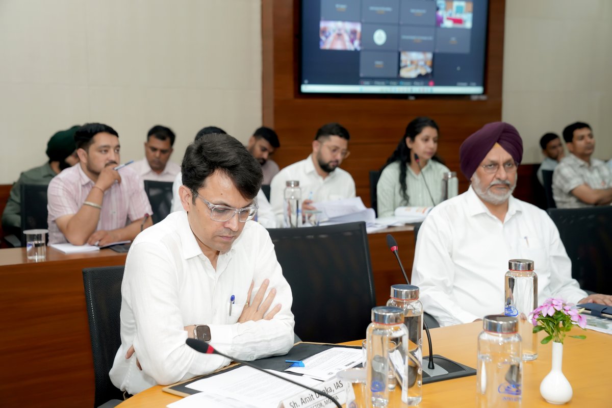 mgsipa's tweet photo. Welcome Address by Sh. Amit Dhaka, IAS, Director, MGSIPA, Chandigarh during the NAKSHA Programme from 2nd to 6thJune at MGSIPA, Chandigarh.
#NAKSHA #DoLR #MGSIPA #TrainingSession #Survey #DILRMP https://t.co/1tH2frv1Yg