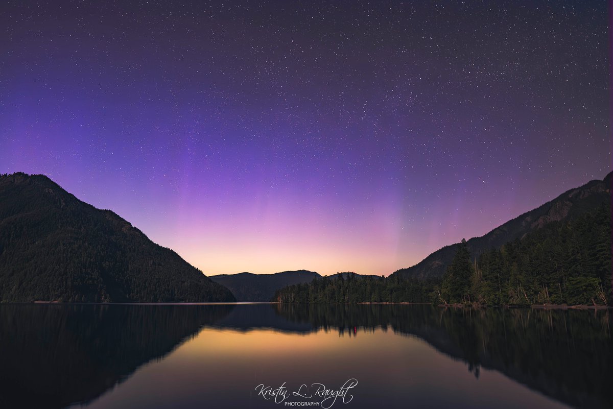 Drove out to Lake Crescent for the aurora tonight. The moon really lit up the hills so nicely. This was at the beginning, right after it got dark. The light was just so beautiful.