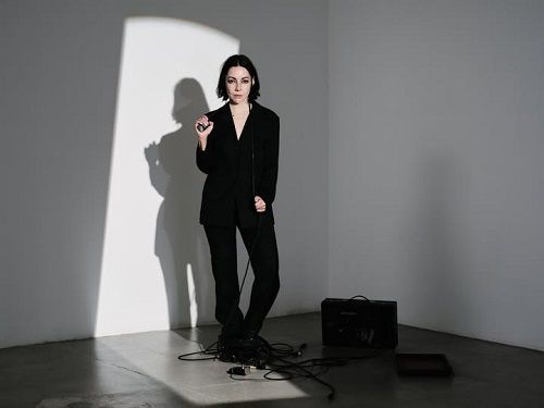 HMVrs_online's tweet image. デヴィッド・シルヴィアンを共同プロデューサーに迎えフアナ・モリーナ等豪華ゲスト陣も参加！ルクレシア・ダルト新作、アナログレコードも同時発売！
 
buff.ly/r8y4kaQ
 
#LucreciaDalt #DavidSylvian #record #vinyl