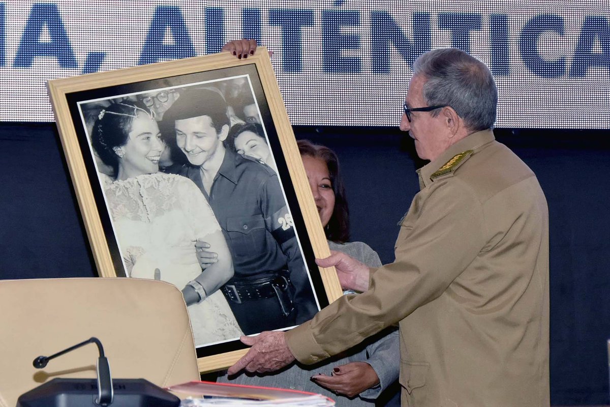 @SecGFMC (@teresaboue) on Twitter photo #RaúlEsRaúl X Congreso <a href="/FMC_Cuba/">FMC de Cuba</a> "Más que nunca nos hace falta la fuerza y la moral de nuestras mujeres"
¡Viva Vilma! fueron las palabras de Raúl al despedirse del plenario.
#MujeresEnRevolución #RaúlEsRaúl X Congreso <a href="/FMC_Cuba/">FMC de Cuba</a> "Más que nunca nos hace falta la fuerza y la moral de nuestras mujeres"
¡Viva Vilma! fueron las palabras de Raúl al despedirse del plenario.
#MujeresEnRevolución