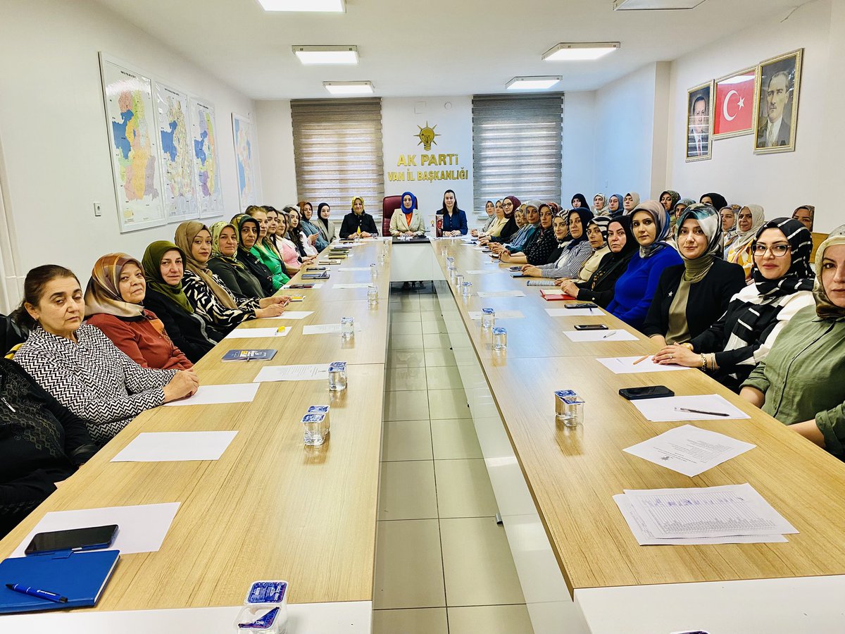 akkadinvann's tweet photo. Gelecek mazaret degil başarı bekliyor.Akkadınlar başarıdan başarıya koşuyor.

İl Kadın kolları Başkanımız @zerrin_alpaslan Riyasetinde,hem masada hem sahada çalışmalarımıza ara vermeden devam ediyoruz...

Büyük ve Güçlü Türkiye Kadınların Omuzlarında Yükselecek.

@tugbaisikercan https://t.co/VVyoHpZ6Kb