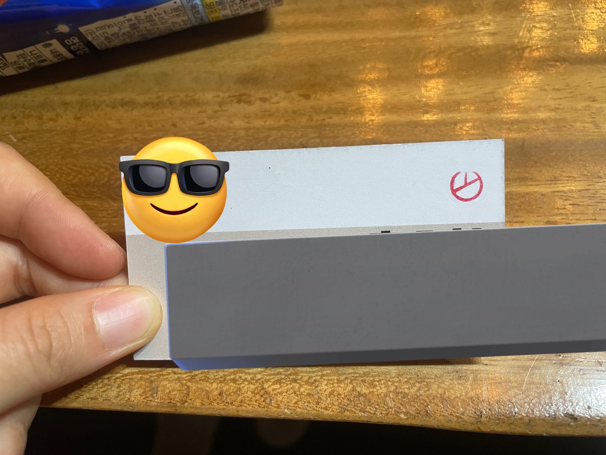 도장 종이 없어서 부랴부랴 명함 꺼내서 찍고오는 사람도 나밖에 없을 듯 그것마저도 제대로 못 찍고 옴