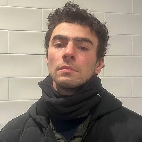 Eat the rich✌️(dişi aslan saldırmış cinsiyetçiliğinizi hayvanlardan uzak tutun🙄