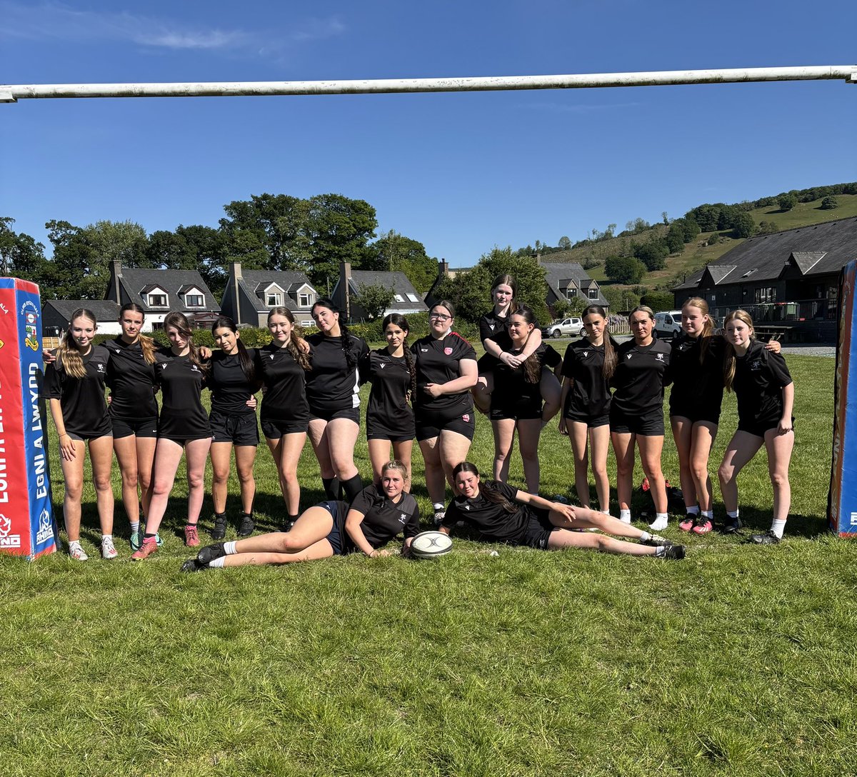 Prowd iawn o dîm 🏉 merched bl 9&amp;10 yn cyraedd ffeinal Bowlen RGC dan15🏆

Ar ol brwydro a chwarae gwych, just colli yn y diwedd i dîm cryf Ysgol Llanfyllin. 

Very proud of thees year 9&amp;10 girls playing in the RGC Bowl final under15🏆

Congratulations to Llanfyllin on the win👏