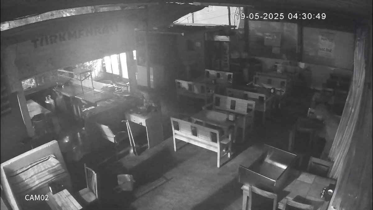 Akşam tost yediği iş yerini gece soydu
kucuksaat.com/aksam-tost-yed…