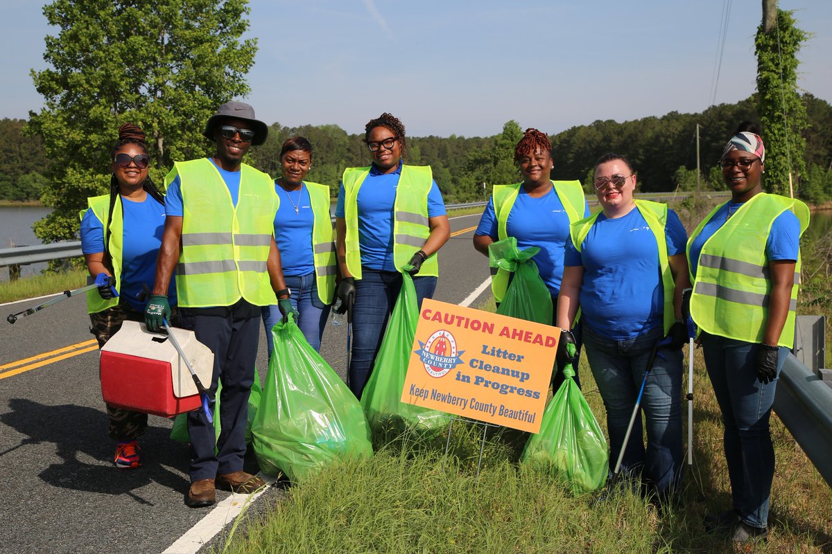 SamsungSC's tweet image. Whether we’re building washing machines or lending a hand, we believe in showing up for our community. Thanks to everyone who helped clean up the local waterway at Cannon’s Creek Public Access in Pomaria, SC!

#GiveBack #SamsungSC #NewberrySC