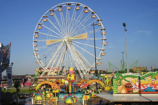 Kermis in de stad! 🎡✨ De Pinksterkermis staat van 5 t/m 9 juni 2025 weer op de Waalkade, helemaal vol met gezellige attracties voor jong en oud. Met Megavuurwerk op zaterdagavond om 22.00 uur. Kom je ook? bit.ly/4kt0GLm  #kermis #uitintiel #visittiel #Pinksterkermis
