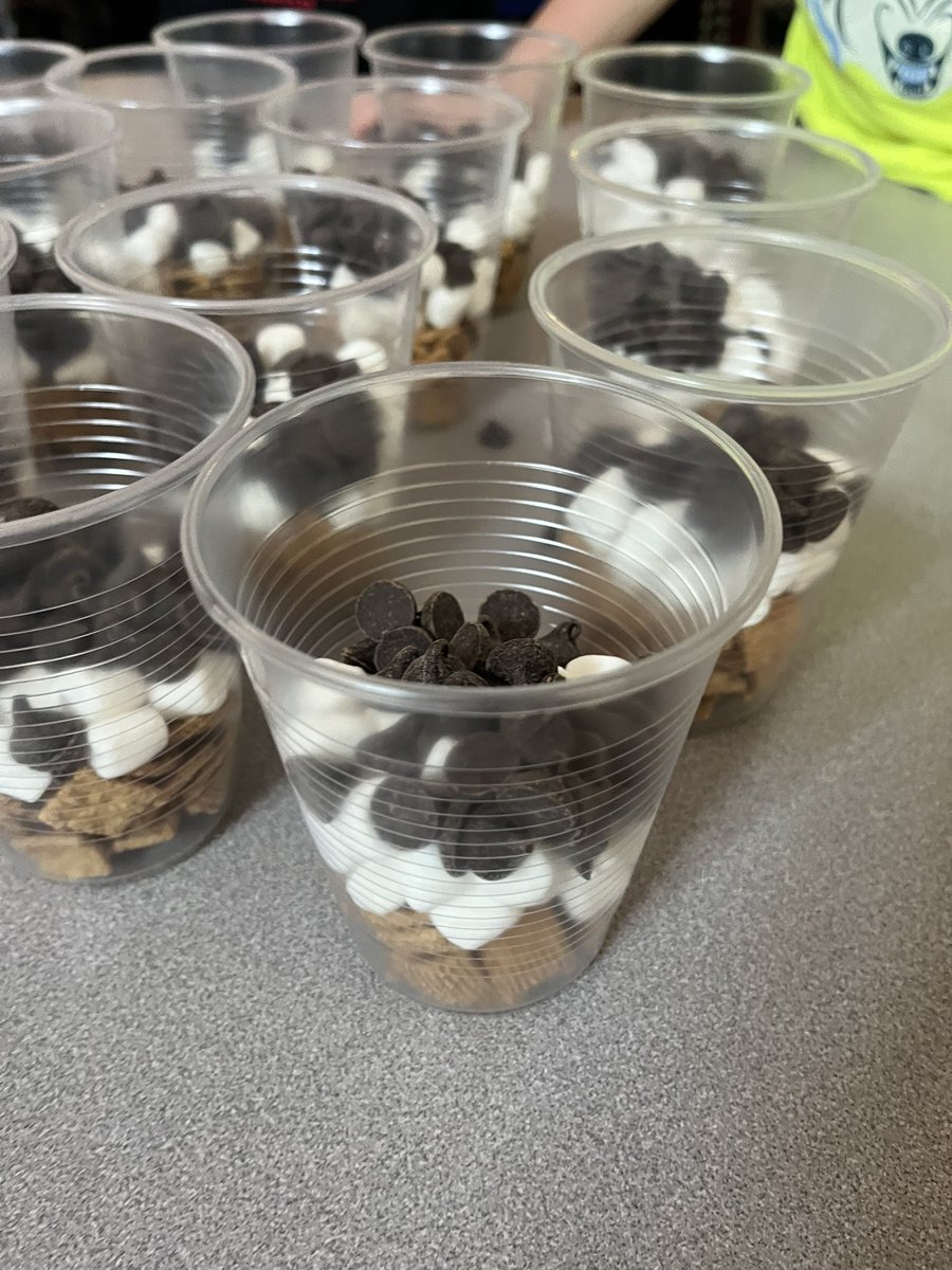 TeacherMrsA3rd's tweet image. Only 3 days left of school, and we’re camping out in style! 🏕️ 🌲🔥
Today’s classroom theme was CAMPING &amp;amp; it was a blast! We built cozy desk forts, read by flashlight, wrote adventurous camping stories, and whipped up the yummiest s’mores trail mix ever! 
#GoGullLake #GLCSRyan