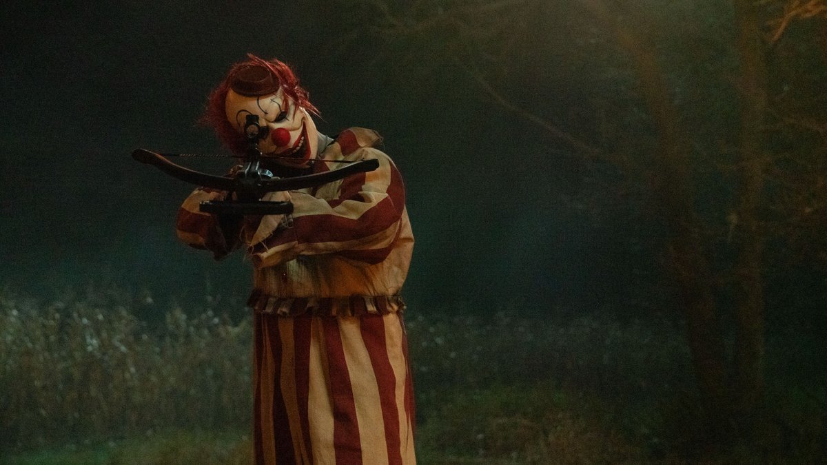 ODEON (@odeoncinemas) on Twitter photo Warning: Armed clown in your cornfield. ๐คก
Catch the carnage this Friday. Book now at ODEON before he lets that bolt fly. #ClownInACornfield ๐ฝ 
๐๏ธ - bit.ly/3T3vfer Warning: Armed clown in your cornfield. ๐คก
Catch the carnage this Friday. Book now at ODEON before he lets that bolt fly. #ClownInACornfield ๐ฝ 
๐๏ธ - bit.ly/3T3vfer
