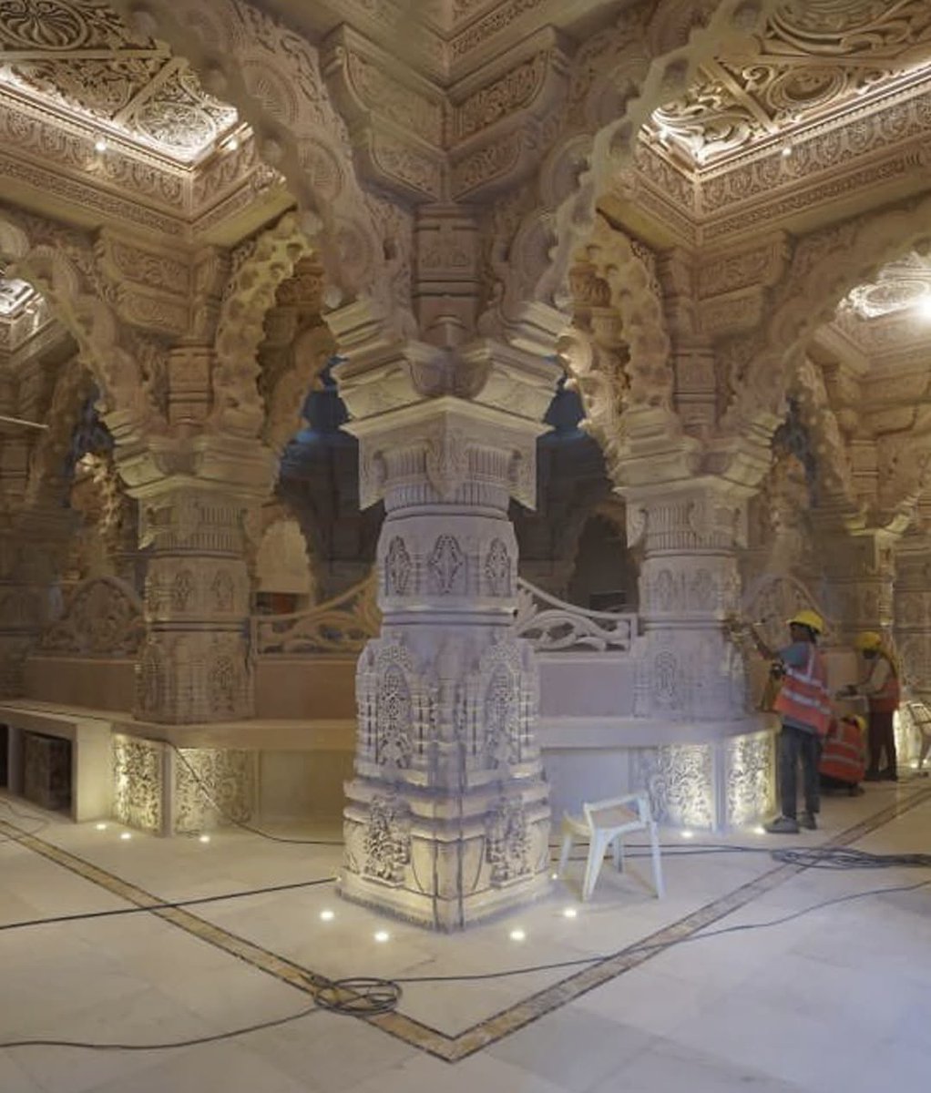 fixstv's tweet photo. Now the Ram Temple in Ayodhya is shining with gold.

#ShreeRamMandir #Ayodhya #Fixstv https://t.co/IpYBbCw2ge