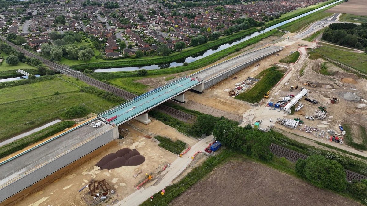 It’s funny the political establishment is seething about Reform’s DOGE agenda by screaming: “there’s no money being wasted!”.

I present Exhibit A - Lincolnshire Council spent £30 million of taxpayer cash on a literal bridge to nowhere.

Now Reform is in charge there, and a