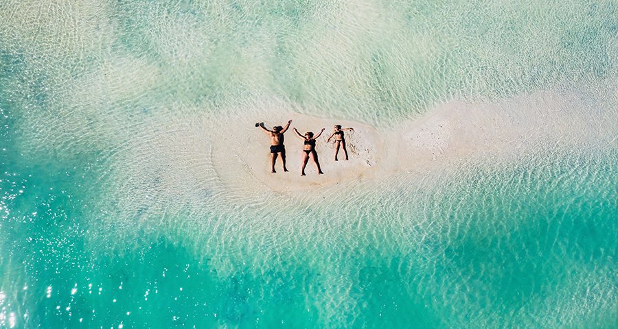 Dive into 2 magical worlds of family joy: bask in sun-kissed, salt-sprayed days by the shimmering sea or embrace the thrill of crisp, pine-scented adventures in a snowy wonderland. Unforgettable memories that you'll cherish for a lifetime!
mybaba.com/sun-or-ski-hol…
#familyholidays