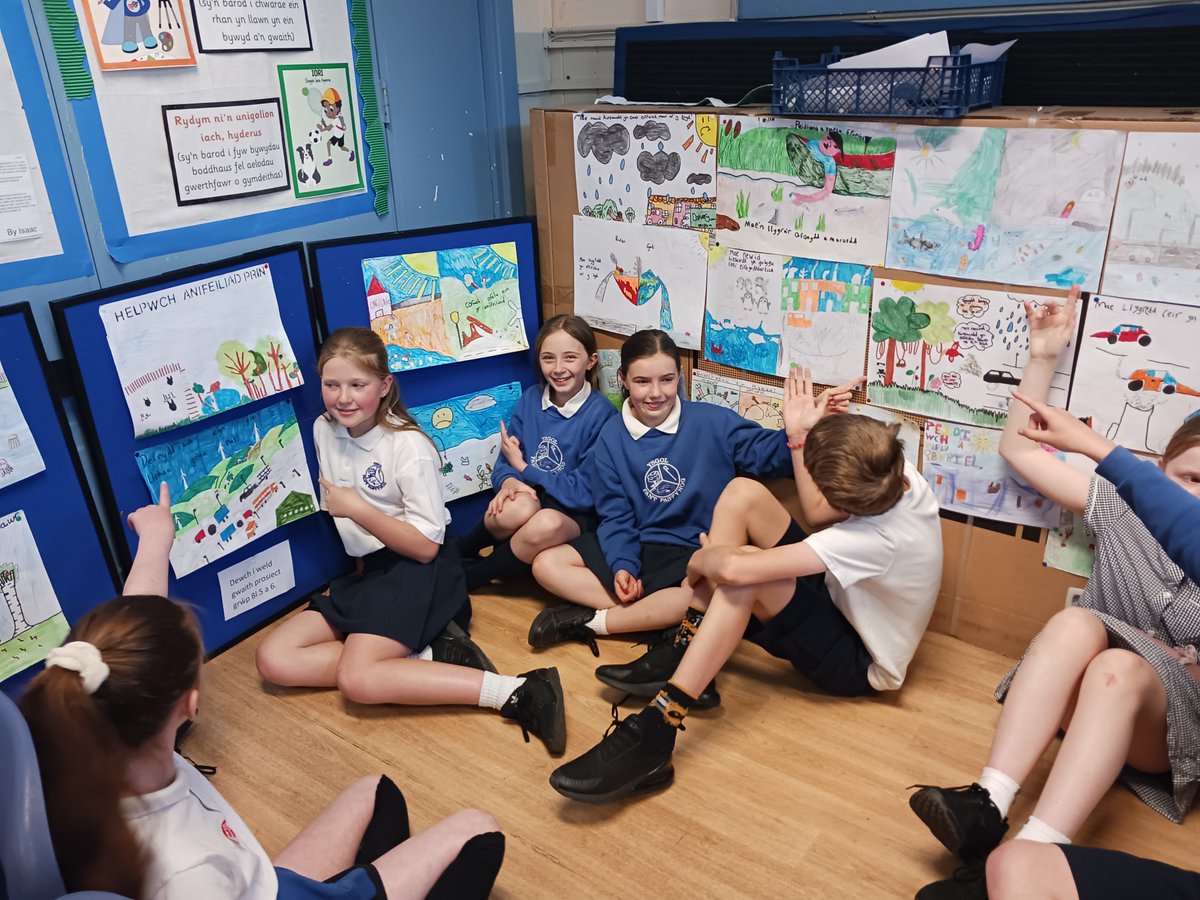 DileuTlodi's tweet image. This #VolunteersWeek we are celebrating the wonderful individuals who give their time to support Christian Aid Cymru. 🎉 

Whether you fundraise for us, have joined one of our campaigns, or support our staff. Thank you! 👏 

#CodiArian #Fundraise #Gweithredu #Act #Gweddio #Pray