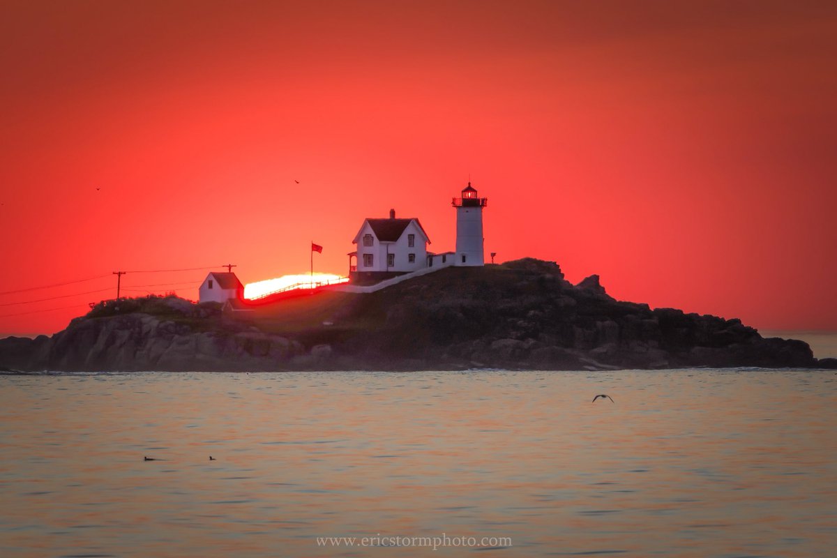 EricStormPhoto (@ericjstorm1) on Twitter photo The sun creeping up behind Nubble this morning. Not enough smoke to appreciably dim the hot ball of gas today
.
<a href="/RyanBretonWX/">Ryan Breton</a> <a href="/EmilyWGME/">Emily Santom</a> <a href="/colleenhurleywx/">C❄️lleen Hurley</a> <a href="/CharlieWGME/">Charlie Lopresti</a> <a href="/ChristianWGME/">Christian Bridges 🌩️</a> <a href="/StormHour/">#StormHour</a> The sun creeping up behind Nubble this morning. Not enough smoke to appreciably dim the hot ball of gas today
.
<a href="/RyanBretonWX/">Ryan Breton</a> <a href="/EmilyWGME/">Emily Santom</a> <a href="/colleenhurleywx/">C❄️lleen Hurley</a> <a href="/CharlieWGME/">Charlie Lopresti</a> <a href="/ChristianWGME/">Christian Bridges 🌩️</a> <a href="/StormHour/">#StormHour</a>