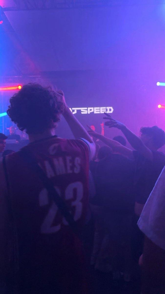 Lebron in the Croatian club #Expand