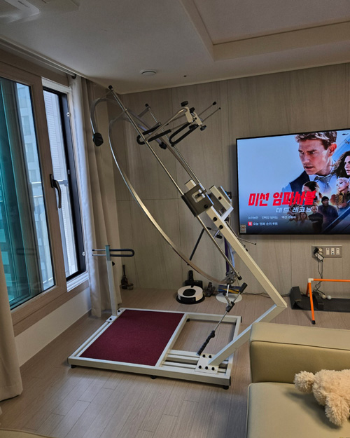 Proswing_Inc's tweet image. 집안에 나만의 비밀병기~ #프로스윙204 
올바른 궤도와 자세로 스윙하여
일관성 있는 스윙을 만듭니다.

제품문의:1899-6637
proswing.kr
#골프연습머신 제조 (주)프로스윙

#프로스윙기 #골프바디스윙 #골프스윙기계 #골프자세연습도구 #원형골프기구 #드라이버스윙궤도 #아이언스윙궤도