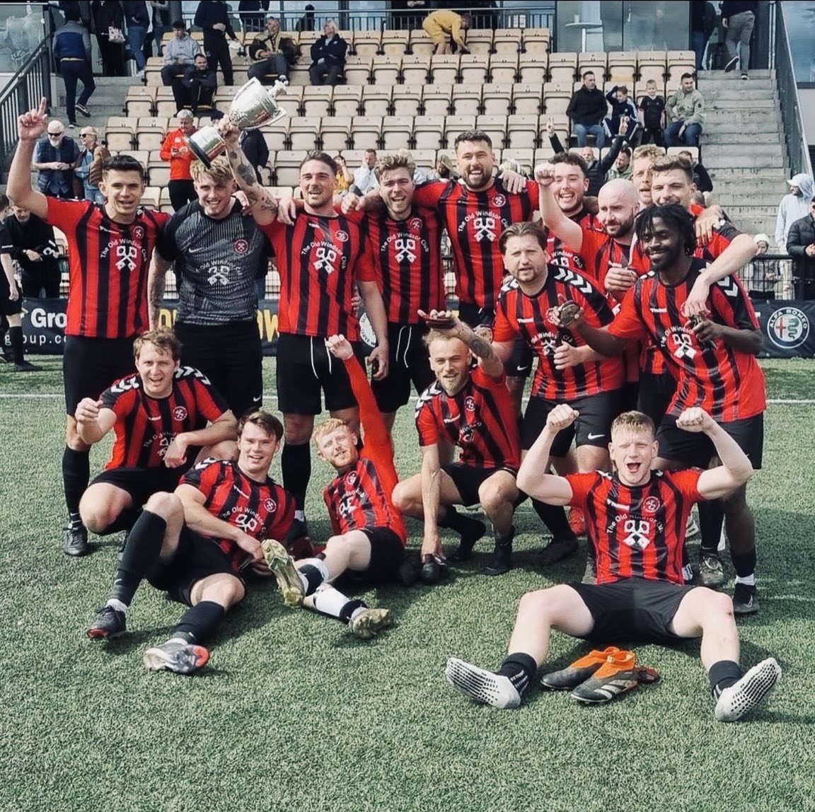 josephallen95's tweet image. Another top season with some of the best blokes!
@OldWindsorFC 🏆🏆 
@InterVersa 🏆🏆🏆 

FIVE Trophies, Eleven in two years! With 92 ⚽️ 

🏆🏆🏆🏆🏆🏆🏆🏆🏆🏆🏆