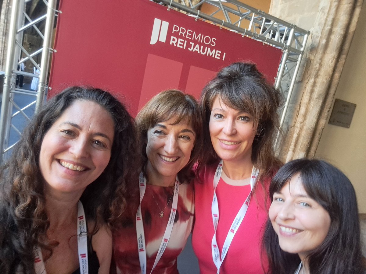 Star struck at the <a href="/PremiosReiJaume/">Premios Rei Jaume I</a> 🤩