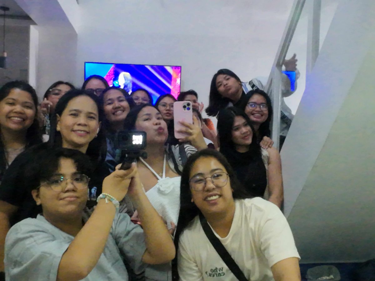 rainahverse's tweet photo. TEAM RAIN— walang tulog (literal) pero nilaban si rainah! ❤️‍🩹

we did everything we could.. we saw the outcome of all our puyats/hardworks &amp; it was all worth it! we hope we made you happy &amp; proud, @rainraincelmar. 

&amp;&amp; thank u smm raindears 4 being the best support system. 💚 https://t.co/lNm4M5Qf9f