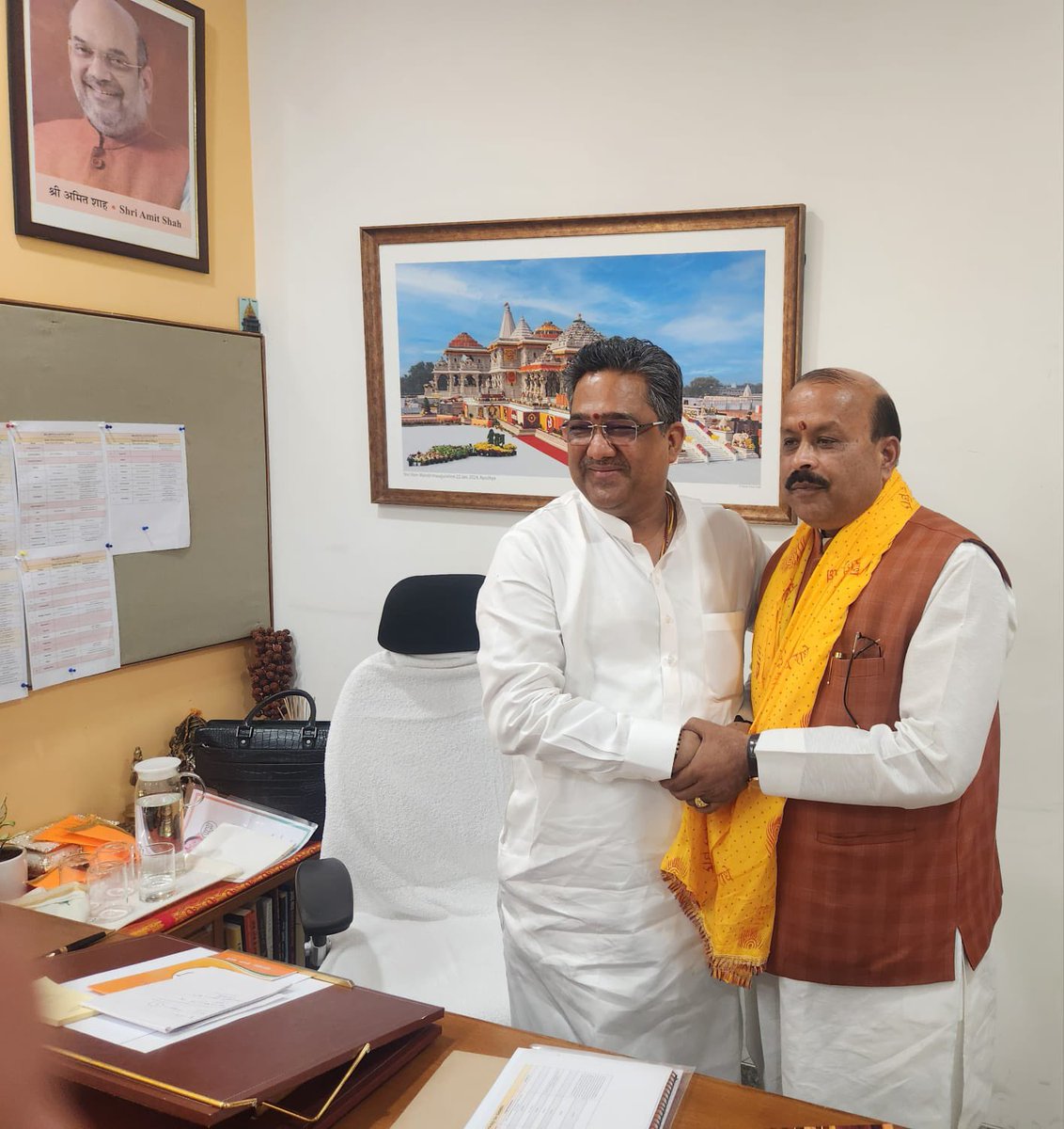 mishradrrakesh's tweet image. "राष्ट्रीय महामंत्री भाजपा श्री सुनील बंसल  जी से मुलाक़ात हुई, जिसमें इंडियन एमेच्योर बॉक्सिंग फेडरेशन #IABF के नये लक्ष्यों और उद्देश्यों के बारे में चर्चा की

 श्री @sunilbansalbjp जी, ने भारतीय एमेच्योर बॉक्सिंग फेडरेशन के अध्यक्ष  निर्वाचित होने पर अपनी शुभकामनाएं दीं।