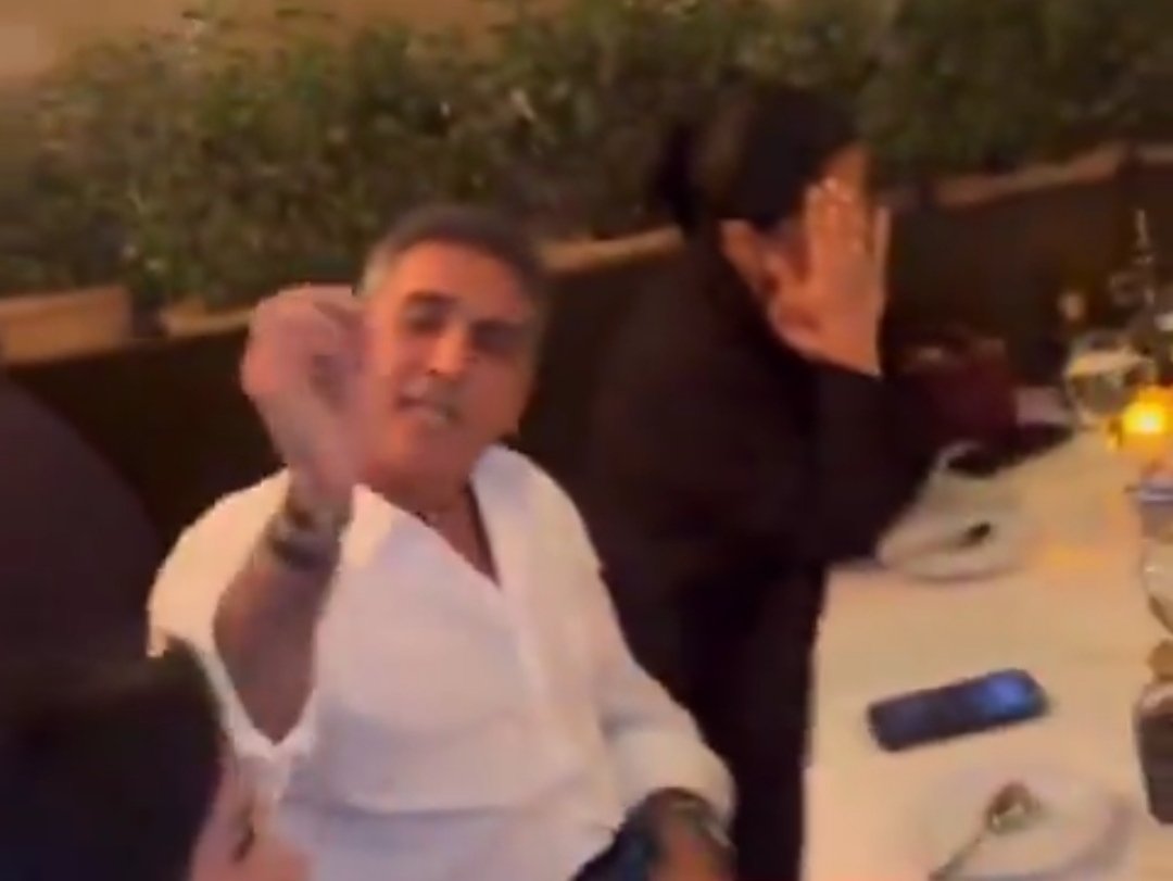 جایزه بهترین و بجا ترین (کص ننت) سال ۲۰۲۵
هم تعلق میگیره به این هموطن عزیزمون.
خیلی رک حرفش رو زد.
 #پرچم_فلسطینو_بکن_تو_کونت