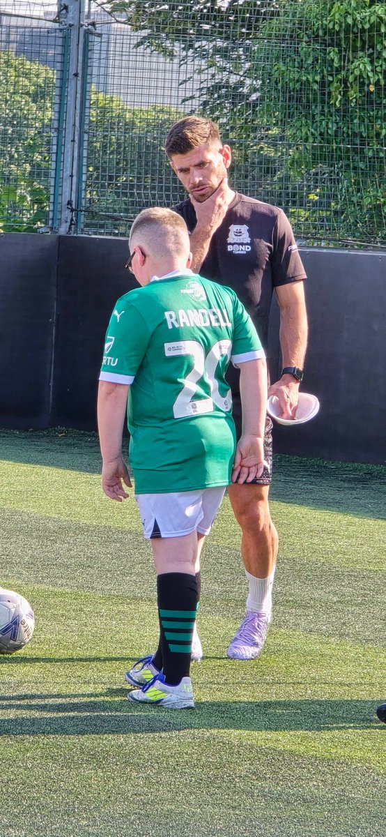 Thanks <a href="/Joeedwards10/">Joe Edwards</a> Riley really enjoyed his coaching session last night :)