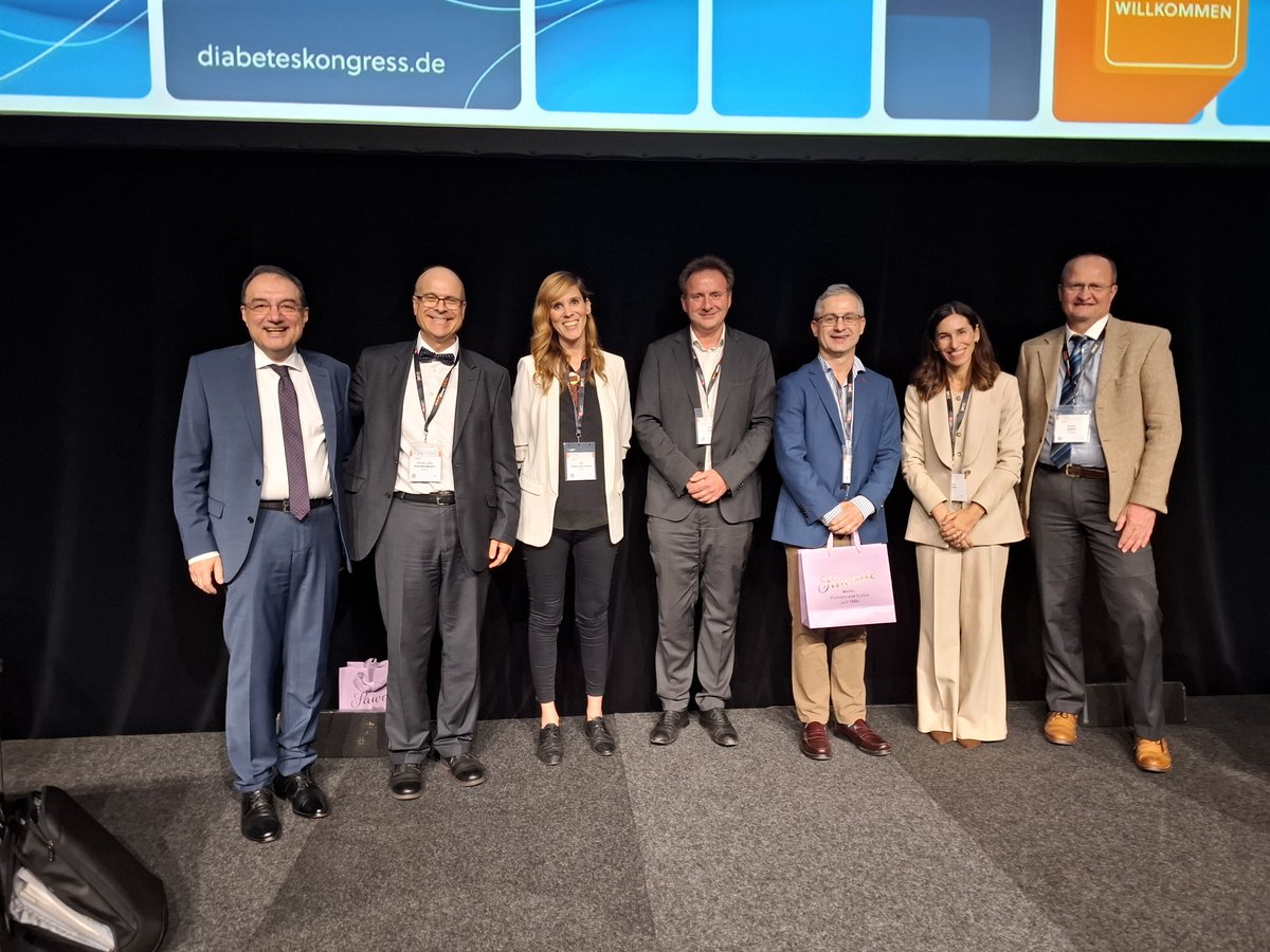 🌐¡Encuentro internacional en Berlín!
La SED ha participado en el 1st Joint Meeting con la Deutsche Diabetes Gesellschaft (DDG), en el marco de su congreso anual celebrado en Berlín del 28 al 31 de mayo.

📍 El Dr. F. Javier Ampudia, presidente de la SED, ha presidido junto al