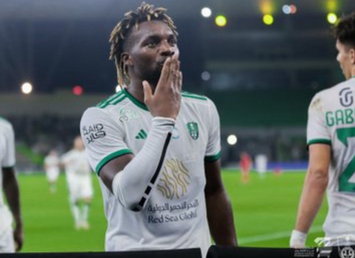 خاص🚨🚨: ناديين من اندية الوسط بالدوري يستفسرون عن امكانية اعارة اللاعب ساينت ماكسيمان ولكن لم تكن هناك مفاوضات بالاغلب ان الناديين هم التعاون والاتفاق والاهلي لديه خيار التحفظ باللاعب الى حين عودة البرازيلي ويندرسون جالينو.