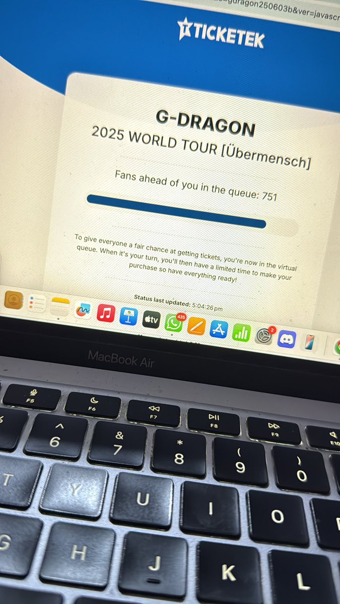 razerdragz's tweet photo. Our queue for G-DRAGON 2025 WORLD TOUR [Übermensch] IN AUSTRALIA(melbourne) ^^

#GDRAGON #GD #Übermensch #GDRAGON2025 #GDWORLDTOUR2025 https://t.co/0667VyAAnI