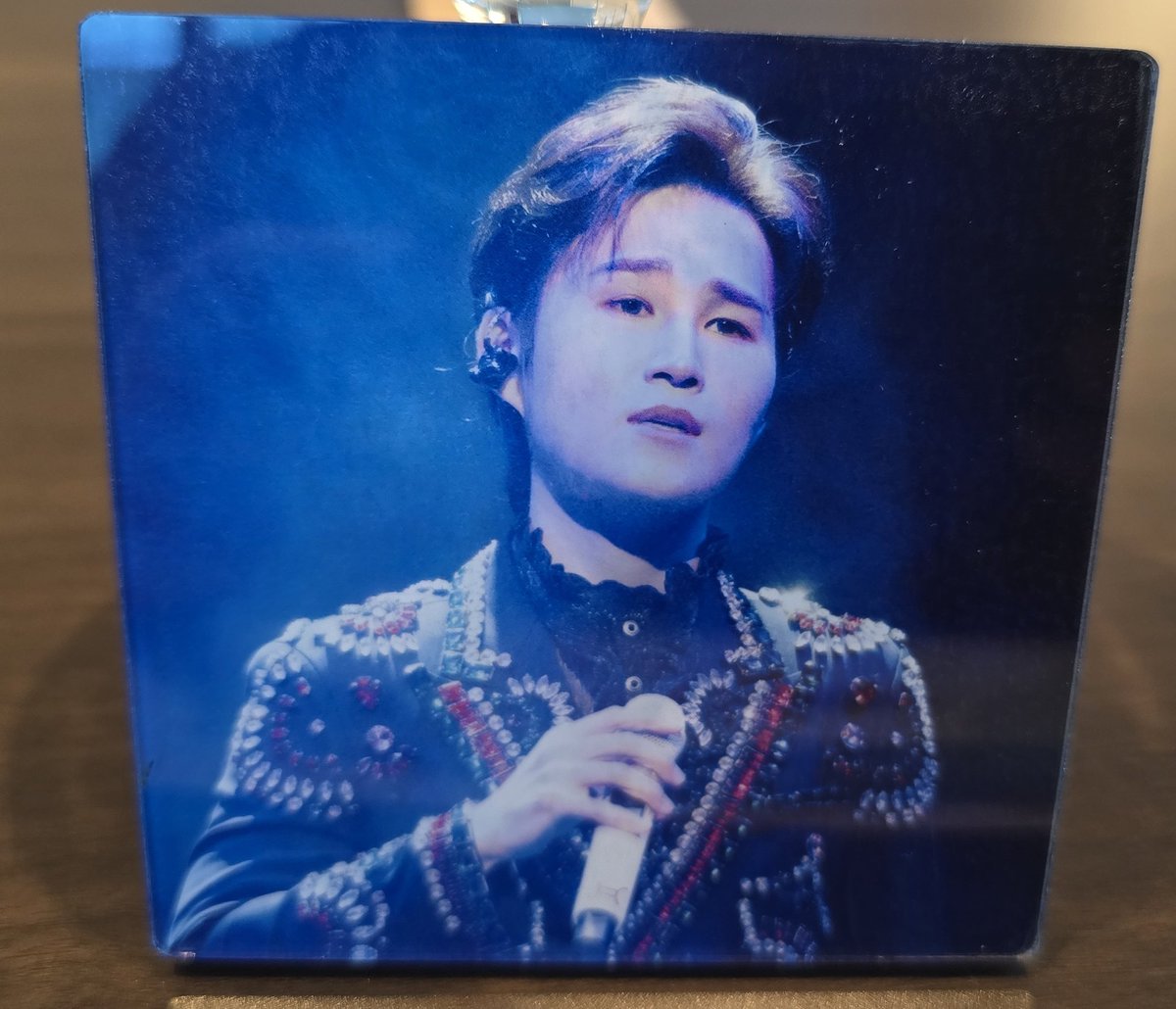 JSA77479856's tweet photo. 재게시만 하셔도 아래 사진과 같은 아크릴 액자 (랜덤)당첨 기회 있습니다만....

물론 40대 1 정도의 경쟁률이 이미 되었음당😅

#HAPPY_HEEJAE_DAY
#만삼십짤_치명섹시트롯돌_희재생축
#생카 #희재생카 https://t.co/76P9UEfrMh