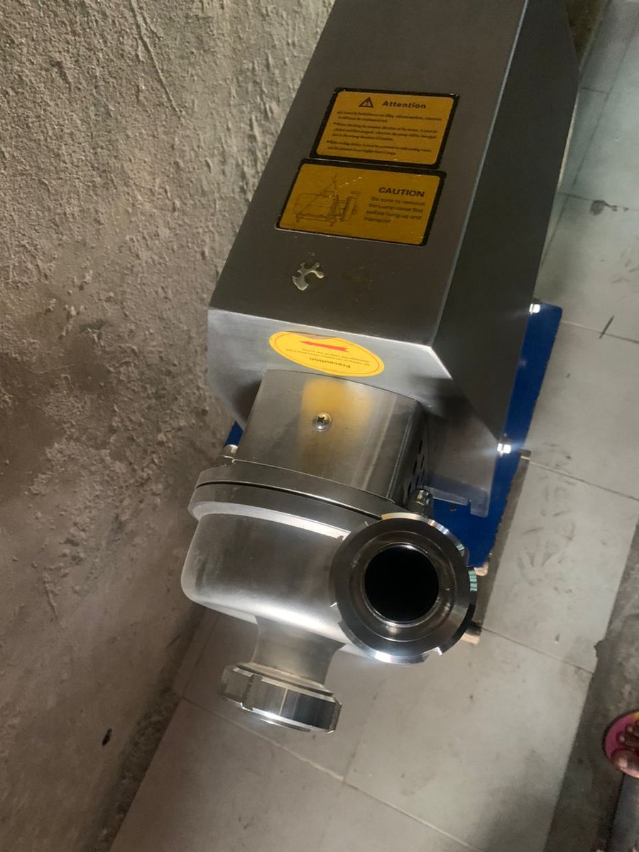 HarcoreneNig's tweet photo. Whether you're pumping water,mud, or other fluids, our pumping machine can handle it all. Send us a DM today📲😊
#pumpingMachine #IndustrialSolutions #WaterPumpingExperts #FactoryTools #EngeeringEquipments  @SirDavidBent @Wizarab10 https://t.co/fW9JGajRbh