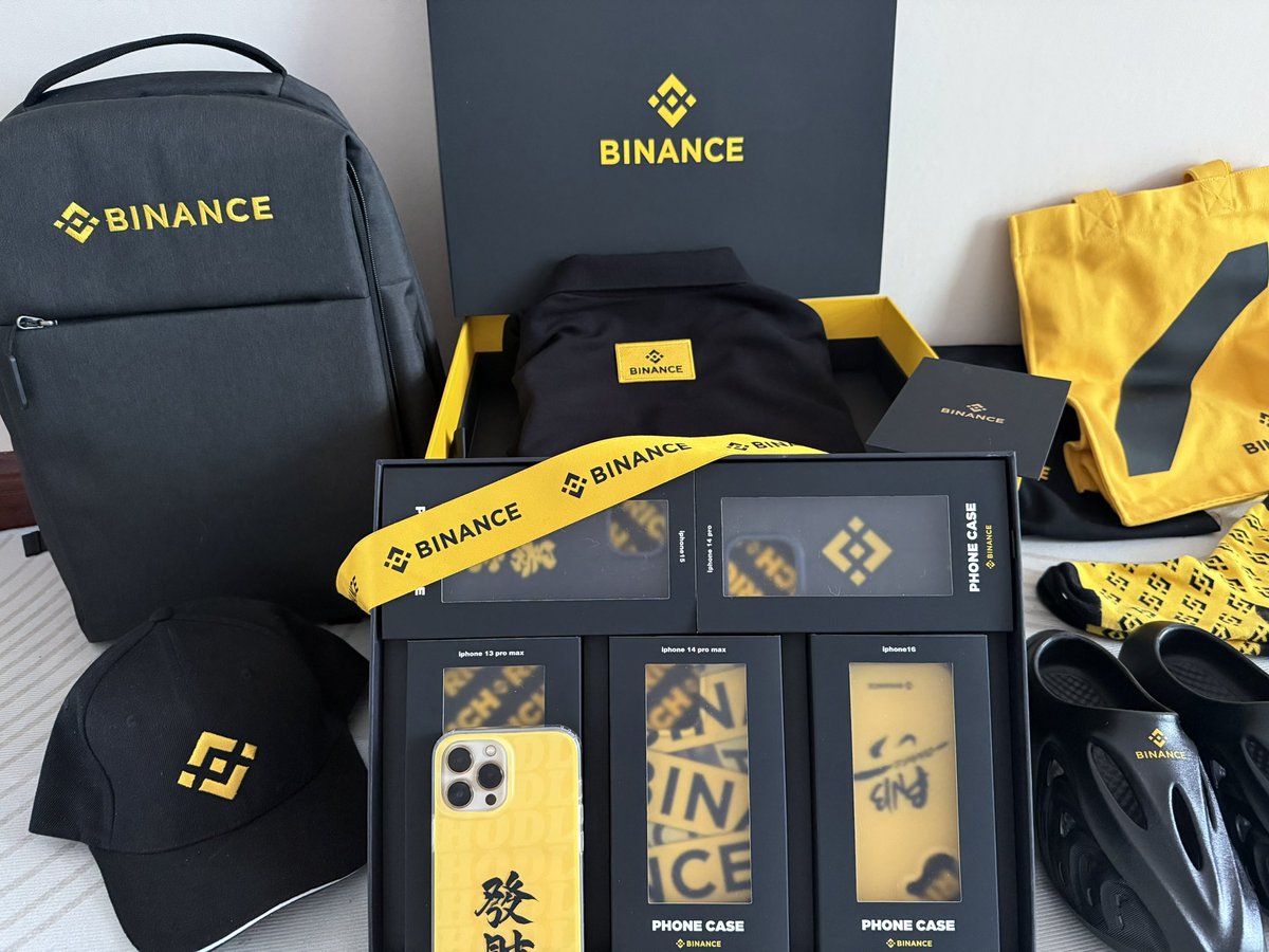 Nono酱来咯 虽迟但到 

因为🔶礼物 特意回国啦 
 #Binance  投喂的礼盒果然赛高😎
质感好到妈见夸
<a href="/binancezh/">币安Binance华语</a>  <a href="/sisibinance/">sisi</a> <a href="/yayabinance/">丫丫</a> <a href="/0xDaTang/">0xDaTang</a>

<a href="/Xiaoyu_184CM/">小鱼</a>小鱼老师人帅又贴心 空投给我一大堆币安周边！🤲🏻 

期待下安安单品会常常出现在我的生活照里(  ˃᷄˶˶̫˶˂᷅  )
#币安周边